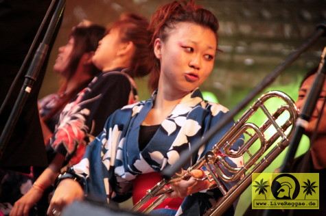 Nu Sports (D) with The Spymakers (J) 13. This Is Ska Festival, Wasserburg Rosslau 27. Juni 2009 (7).jpg